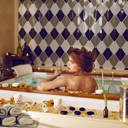 Cornelia De Luxe 5* Белек